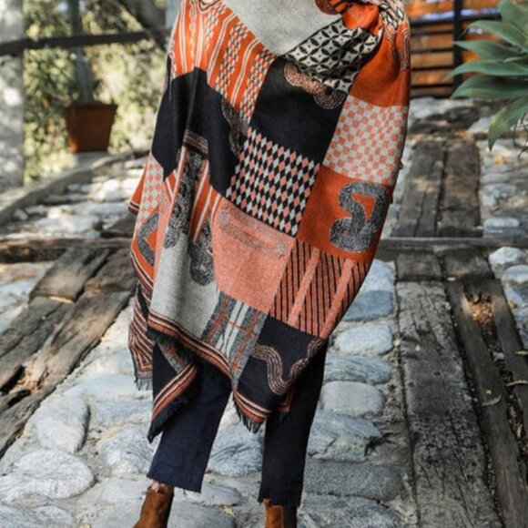 Comfyluxe Abstract Boho Poncho Shawl Brick Red Taupe Black One Size EUC - Picture 4 of 6